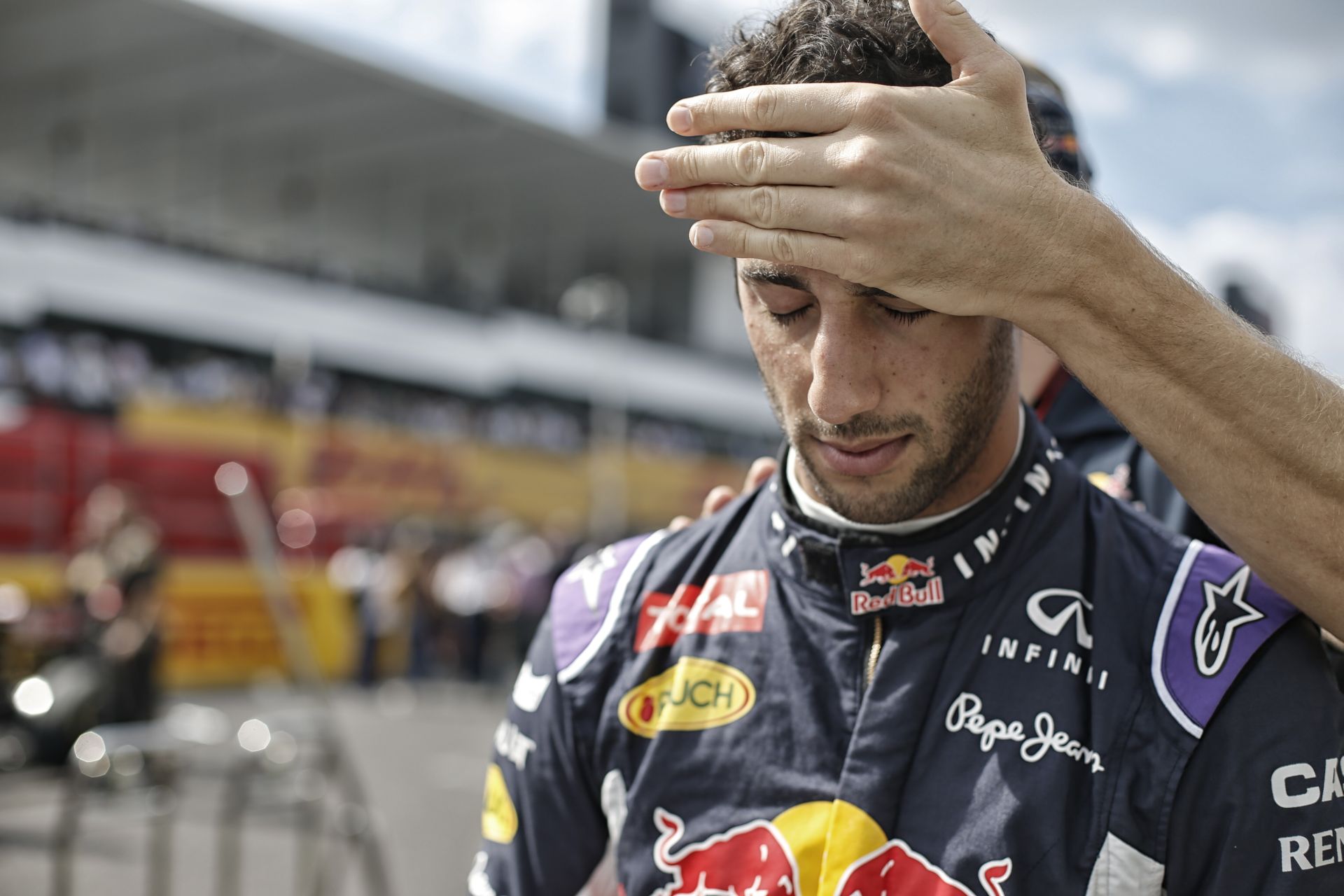 Hatalmas hibát követett el a Red Bull a Forma-1-ben: „öngyilkosság”, vagy túl nagy volt a mellény?