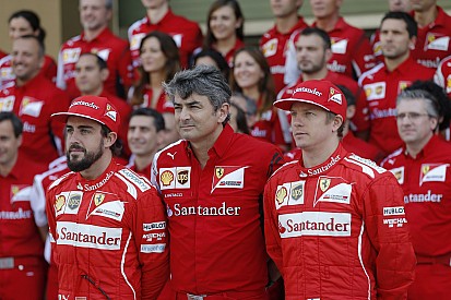 Alonso brutálisan sokat keresett eddig a Forma-1-ben: de hol vannak a bajnoki címek, és Raikkönen?