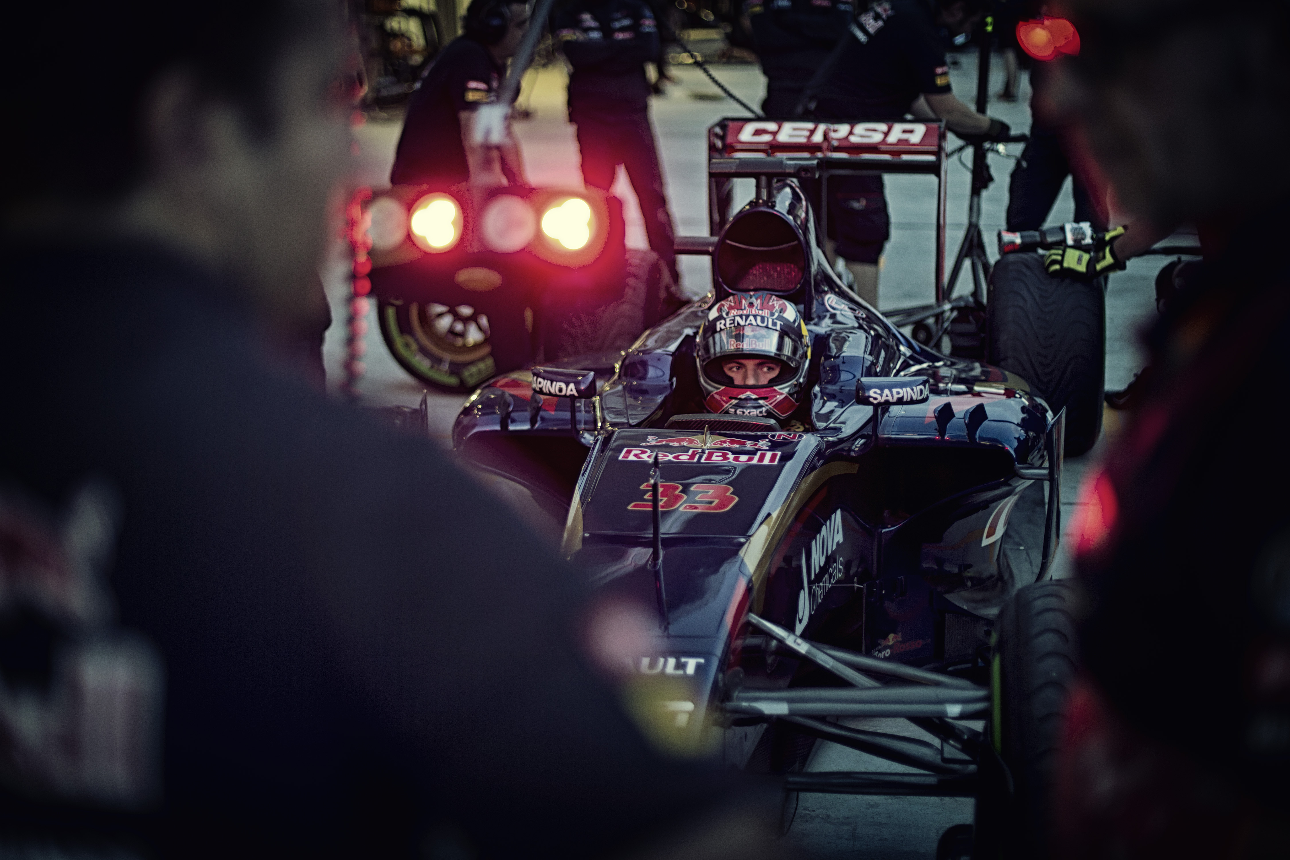 Verstappen este benéz Sainzhoz a kórházba - lényeg, hogy a csapattársa rendben van!