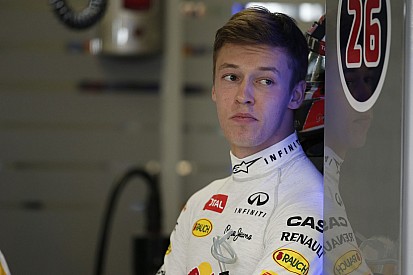 Kvyat kinyomta a Red Bull szemét, de ez is kevés volt Verstappen ellen