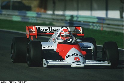 Egy újabb hihetetlen nap a Forma-1-ben: Lauda 0,5 ponttal lett bajnok a McLarennel Prost előtt - 1984