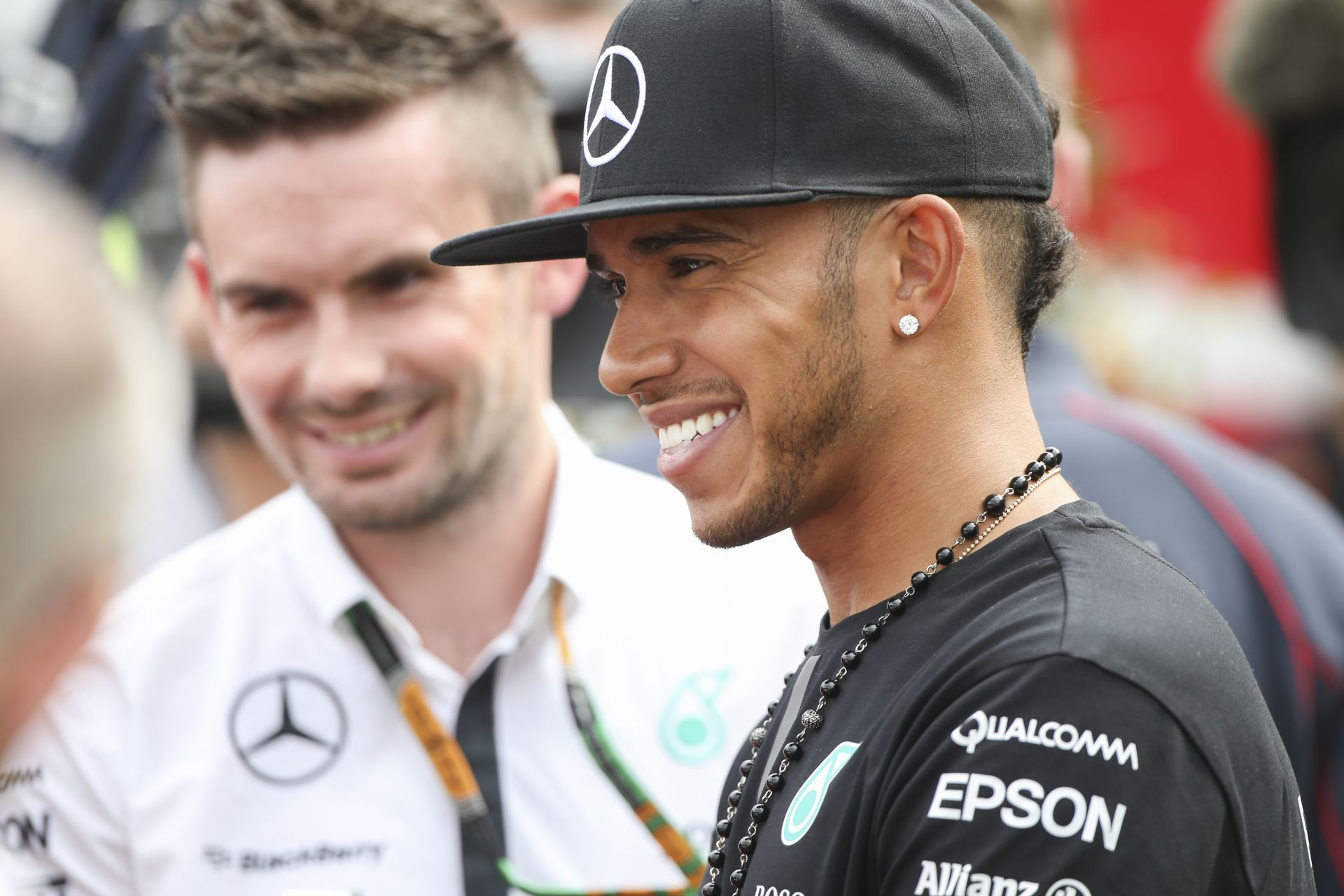 Így áll most Hamilton Sennához képest: egy lépésre a brazil legendától