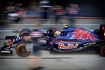 Elmosta az eső a Japán Nagydíj első szabadedzését: Sainz volt a „leggyorsabb” Kvyat és Rosberg előtt! Vettel lett a negyedik a F
