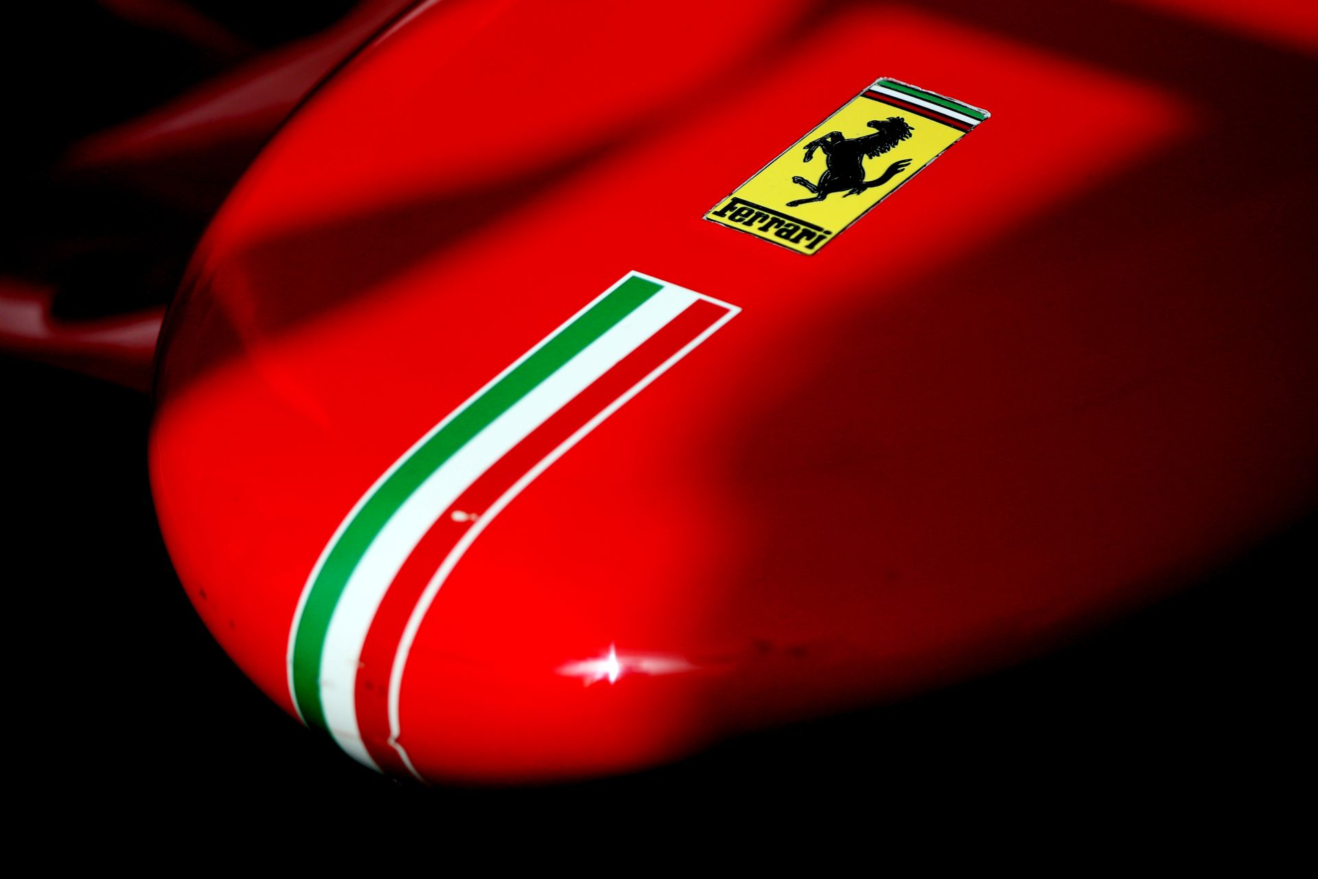 A Ferrari olyan, mint egy kis család – de ez miért is ennyire fontos az olaszoknak?