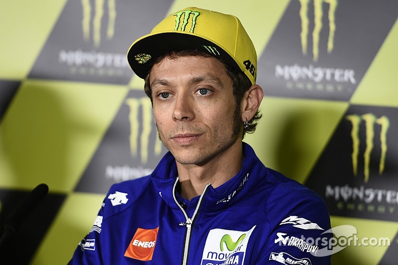 Brivido per il papà di Valentino Rossi: illeso in un incidente stradale