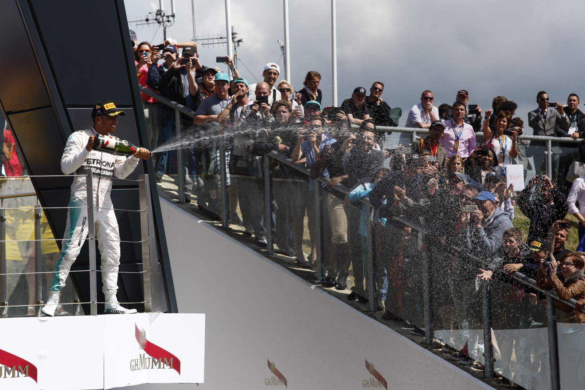 Hamilton izgatottan várja a Magyar Nagydíjat: fekszik neki a pálya, magában is bízik