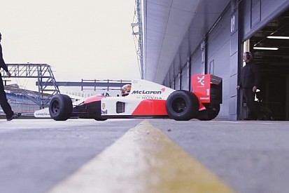 Csorgatja a rajongók nyálát a McLaren: Ismét pályán Senna 1991-es bajnoki gépe