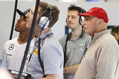 Lauda: Hamilton a Ferrarihoz akart szerződni? Hagyjuk már…