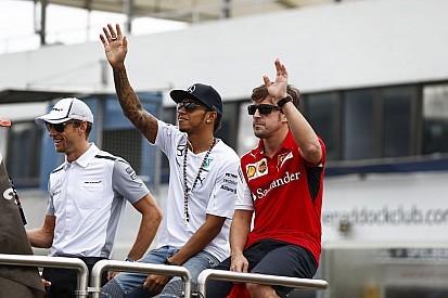 Mercedes: Alonso ülhet Hamilton helyére, de csak 2016-tól