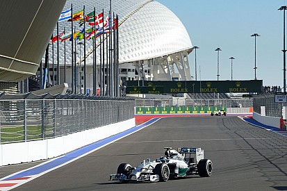 Ilyen egy kör az orosz F1-es versenypályán: Nico Rosberg onboard péntekről