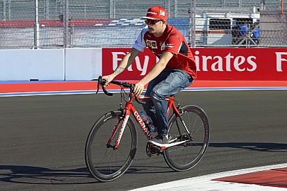 Alonso majdnem 100 ponttal veri Raikkönent, de a Ferrari szerint a finn jól teljesít