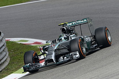 ÉLŐ F1-es adás, MOST! Kérdezz: Rosberg elfékezése kamu volt? Hamilton elhagyja a Mercedest? Széthullik a Ferrari? Ricciardo aláz