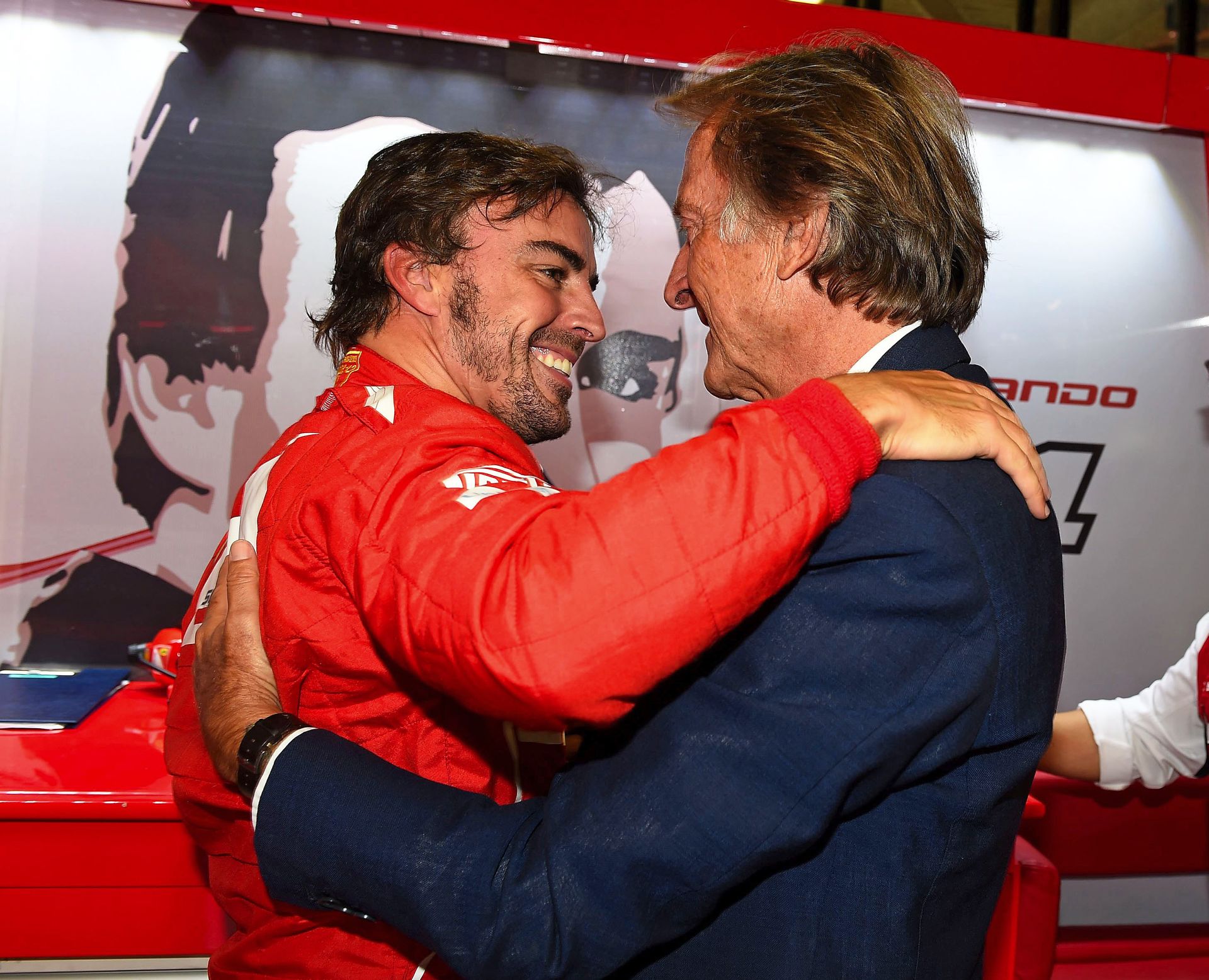 Alonso: Ha valami rendkívüli nem történik, a Ferrari versenyzője maradok