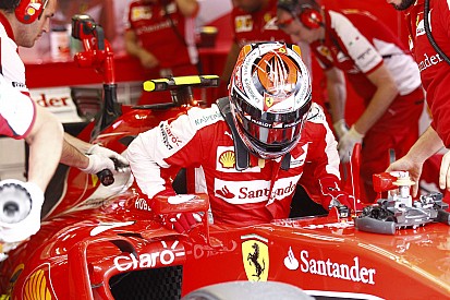 Raikkönen megforgatja (SZÁNDÉKOSAN) a Ferrarit, aztán megy is tovább