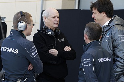 Először a Renault sem hitte el, mennyit invesztál a Mercedes a turbókba