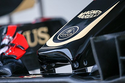 A Lotus új orra nem ment át a törésteszten, miközben a csapat egy mechanikus trükkön dolgozik