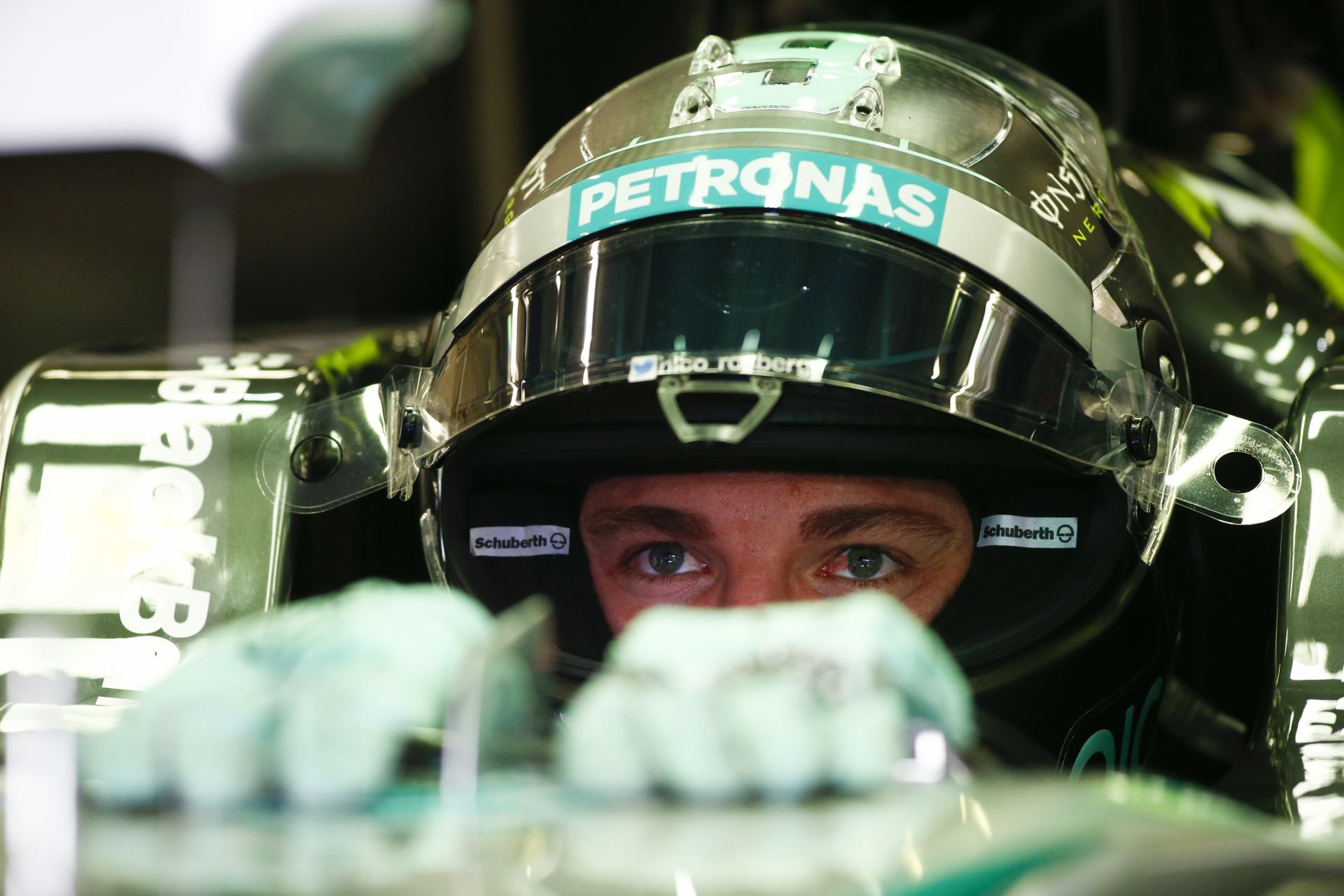 Rosberg simám megverte Hamiltont és övé a pole Belgiumban! 2 másodpercet kapott a mezőny! Alázott a Mercedes az időmérőn