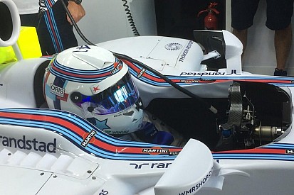 Susie Wolff lendületben: 2000 euró gyorshajtásért, bő 2 tizedre Massától