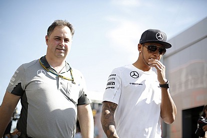 Hamilton mérnöke is megsérült a balesetben! Lewisnak pedig a nyaka fáj
