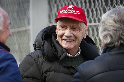 A Mercedes mindent blokkol az F1-ben?! Három intézkedésre is rábólintottak