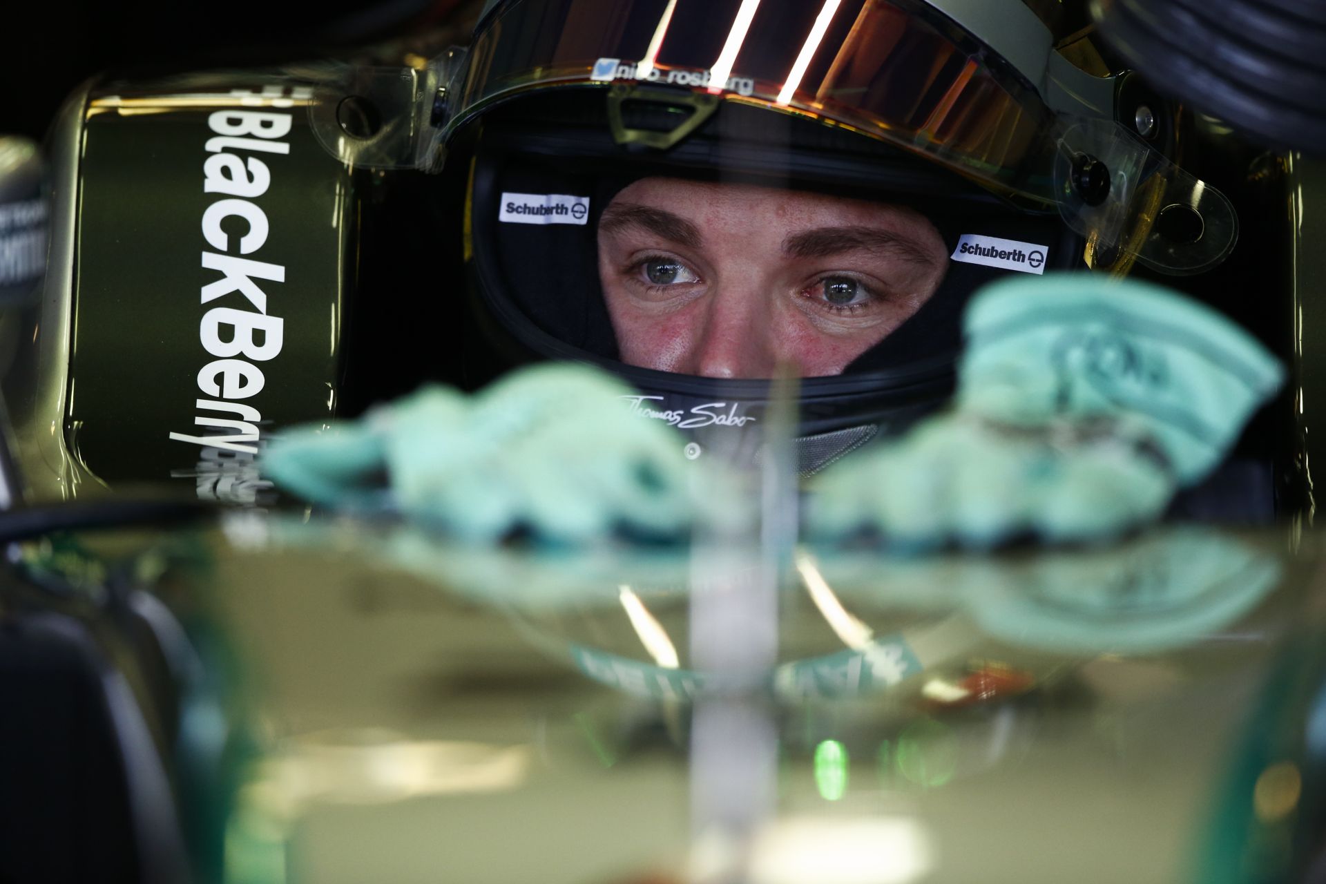 Dráma a Hungaroringen! Rosberg megalázta a mezőnyt és a pole-ban, katasztrofális időmérő Hamiltonnak és Raikkönennek