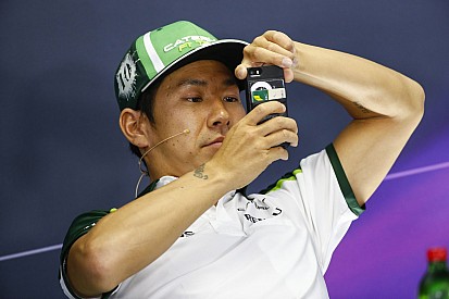 Kobayashi: Benne van, hogy a szezon közben távozom a Forma-1-ből