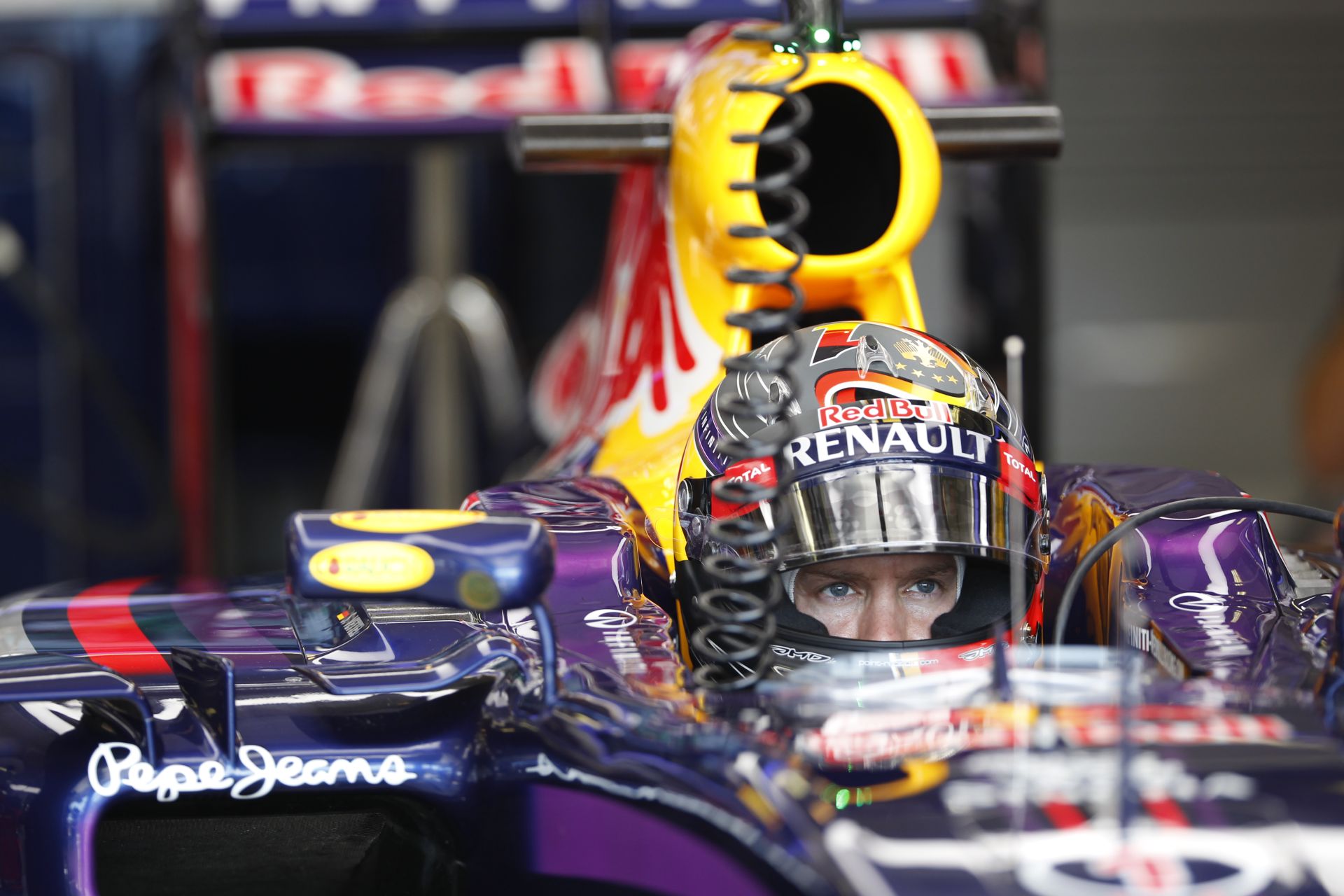 Belső kamerán Vettel óriási mentése a Hungaroringen