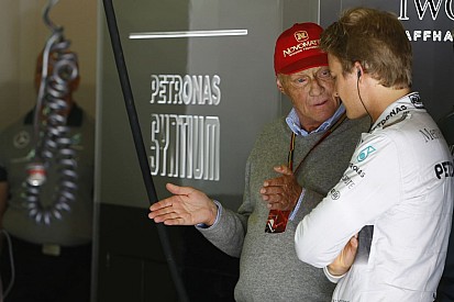 Ricciardo a másik nagy győztes a Mercedesen kívül: Lauda megérti Hamilton tettét