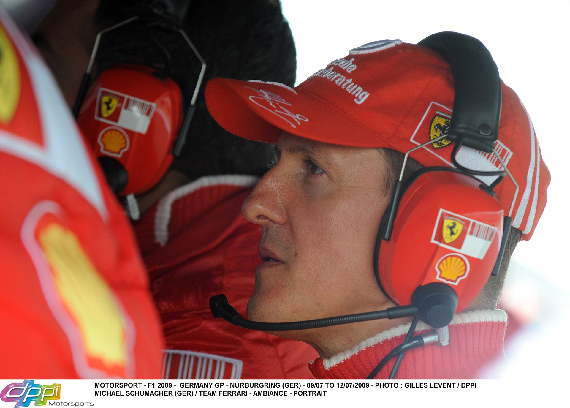 Levezető kör: Élő-képes rádiós adással jelentkezik az F1-live.hu! 18:00-20:00! Schumacher felébredt!!!