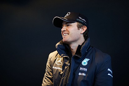Rosberg kutyával készül fel az apai feladatokra