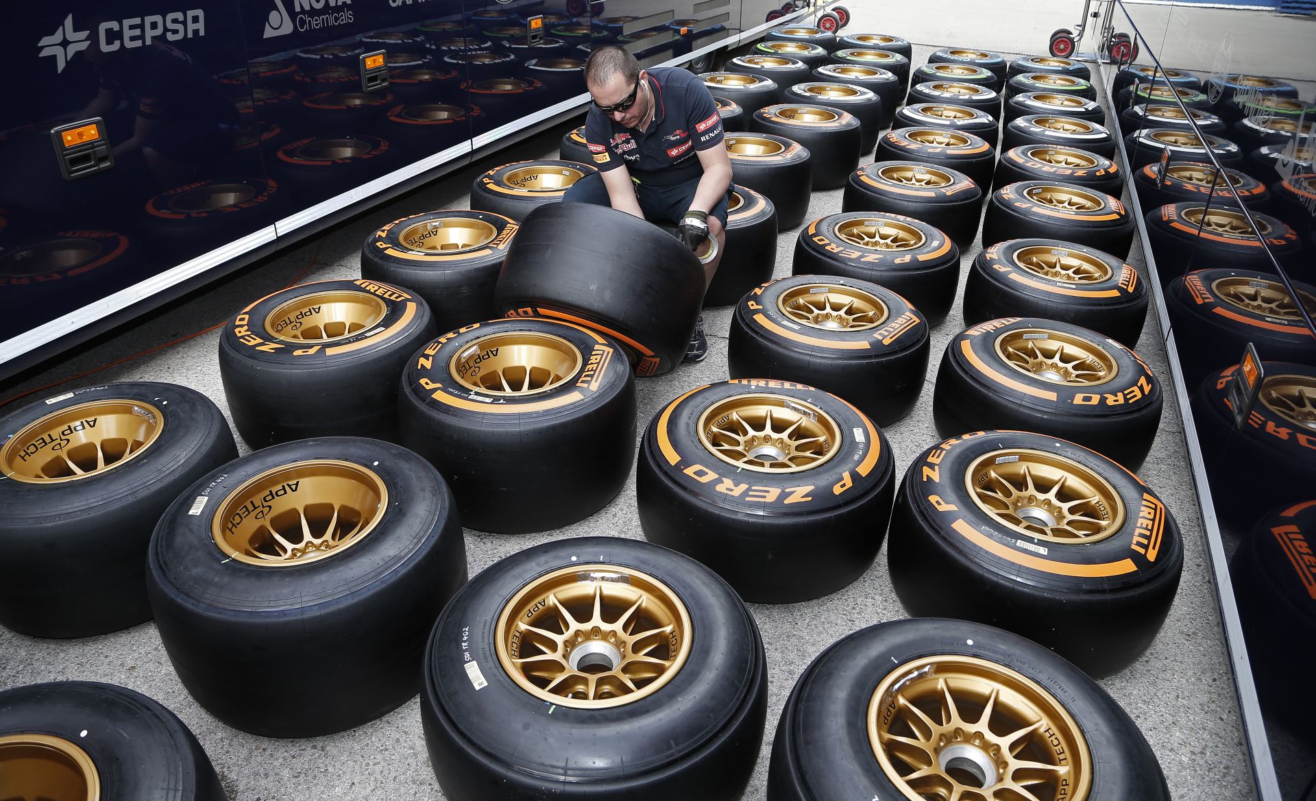 Pirelli: 1.2 - 1.5 másodperces teljesítménykülönbség