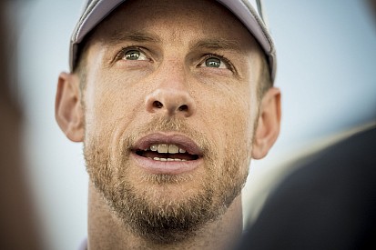 McLaren: Button in, Magnussen out