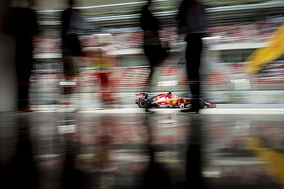 Alonso nem akar a Mercedeshez igazolni: a Ferrari legyen versenyképes!