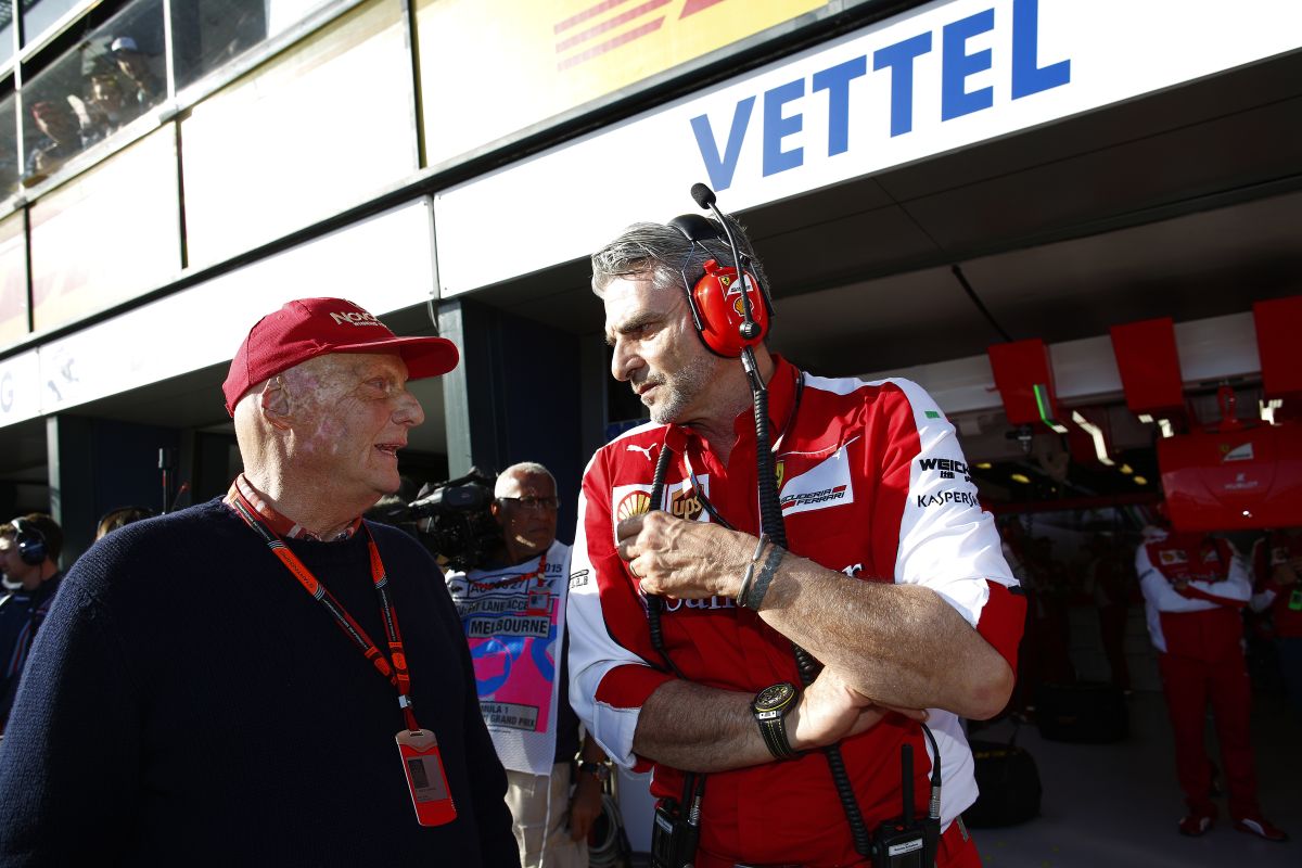 Ferrari: két versenyző kell a csapatnak, nem állunk az egyik oldalára