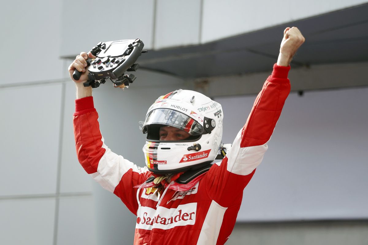 Vettel összecsinálta magát az utolsó körökben: pokolian jó munkát végzett a Ferrari!