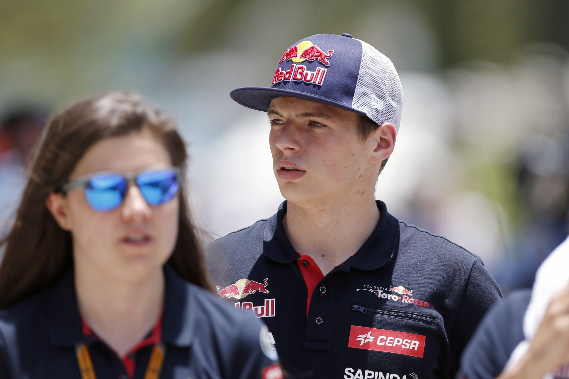 Max Verstappen: Forma-1-es pilóta, de a pályán kívül a hátsó ülést választja