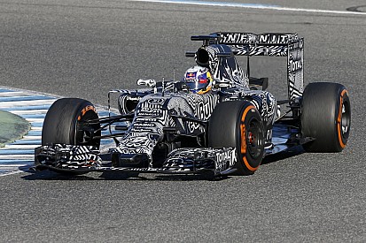 Ricciardo nem remegett meg a Mercedes ereje miatt Jerezben
