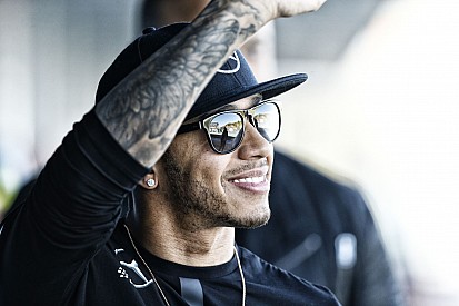 Hamilton nagyon értékes a Mercedes és az F1 számára is: Egy igazi szupersztár