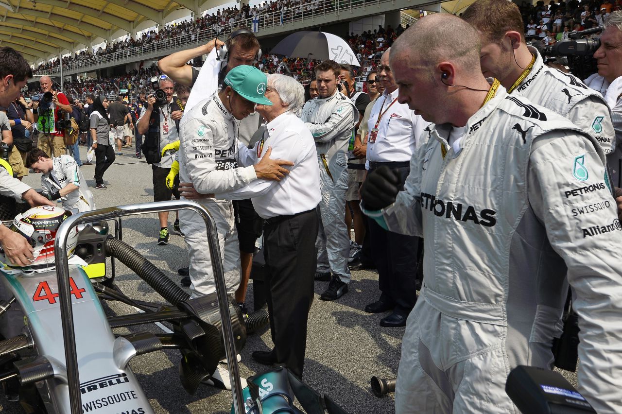 Ecclestone: elfogadjuk két csapat nevezését, más kérdés, összehozzák-e az indulást