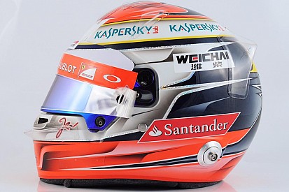 Magyar tervezőnek köszönhetjük Jean-Eric Vergne első ferraris sisakját!