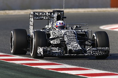 Ricciardo minimális különbséggel vezet Raikkönen előtt Barcelonában a második tesztnapon