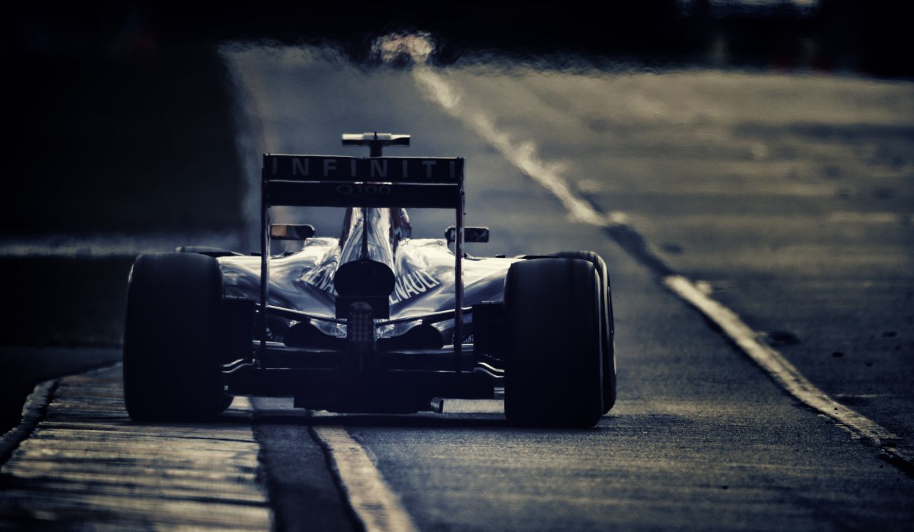 A Red Bull a saját feje után ment, ezért zárta ki Ricciardót az FIA