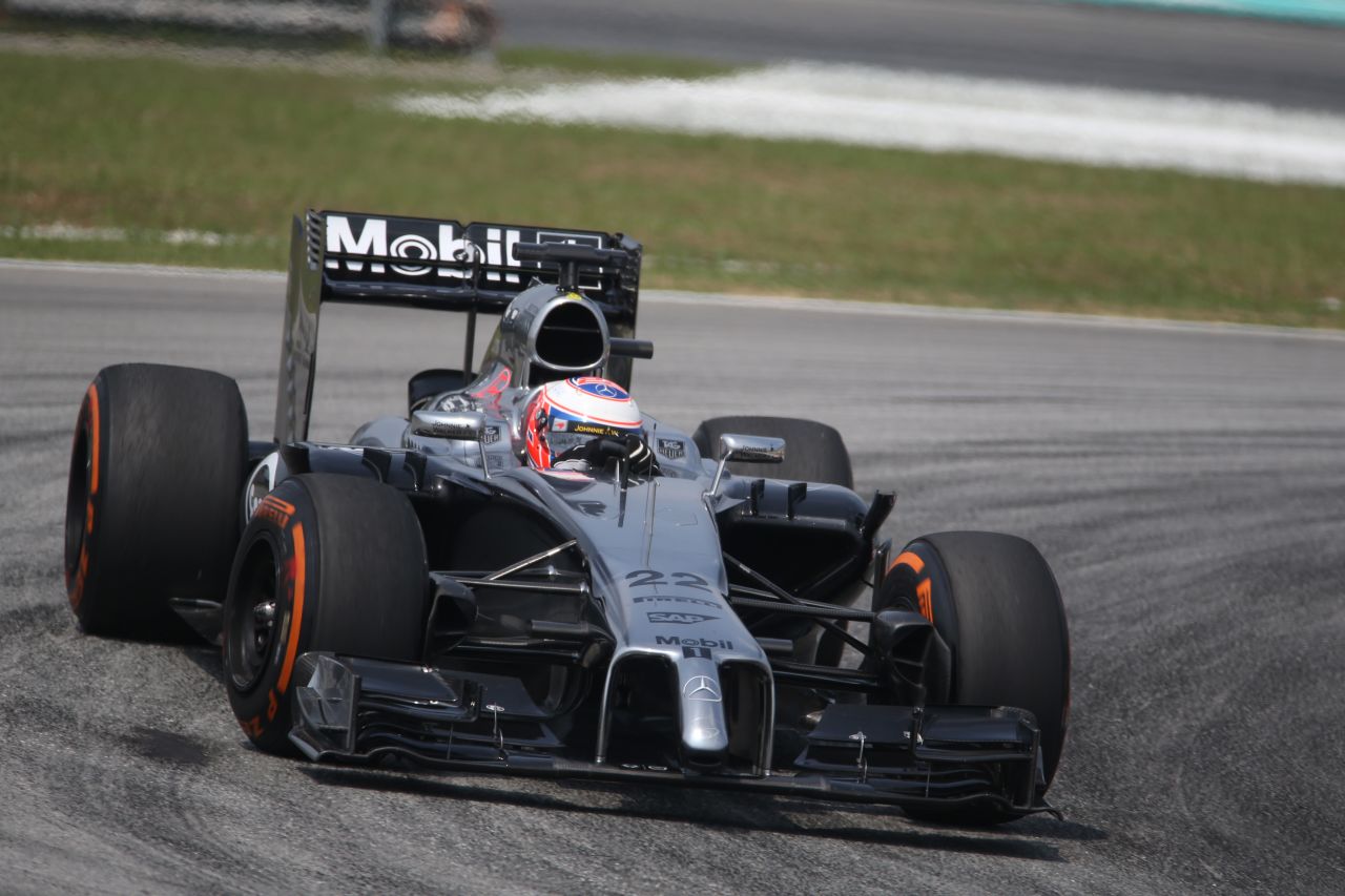 Gőzerővel fejleszt a McLaren: csak így lehet elkapni a Mercedest