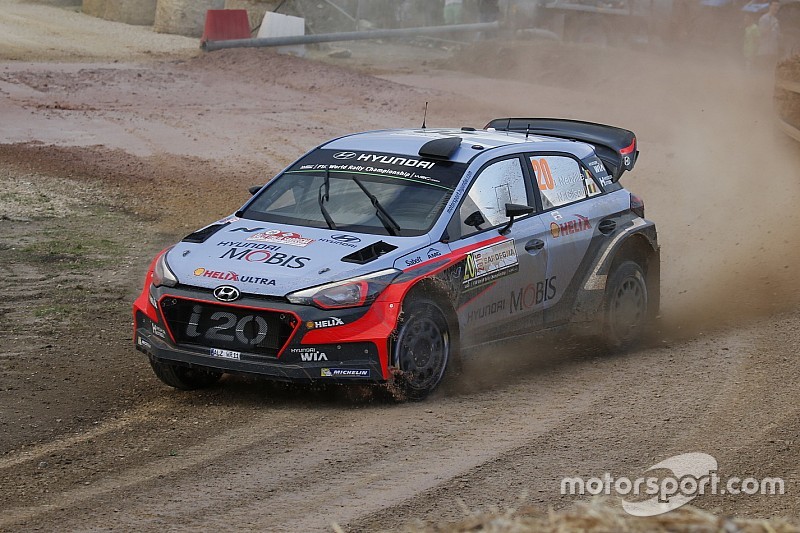 Italia, PS8: ancora a segno Neuville, che allunga su Latvala