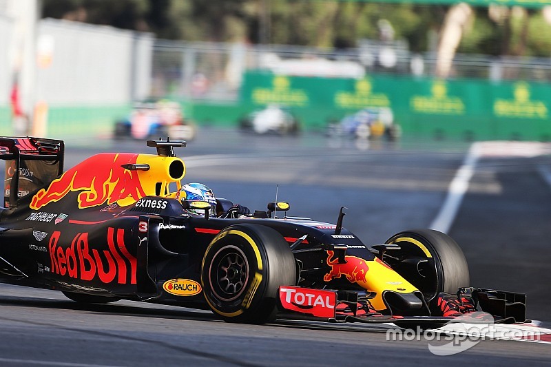 Desconcierta a Red Bull problemas con neumáticos blandos