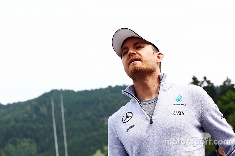 Nieuw asfalt heeft grote impact, verwacht Rosberg