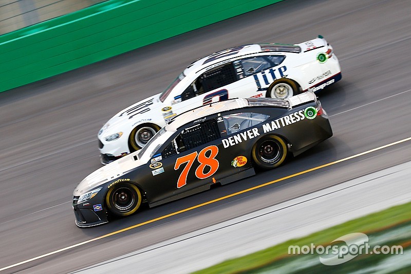 Toyota domina en el inicio de New Hampshire