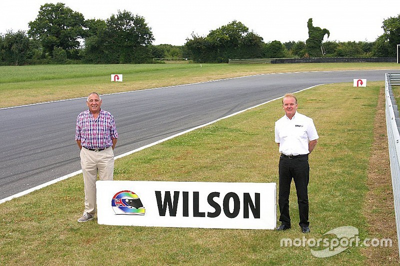 Snetterton noemt bocht naar Justin Wilson