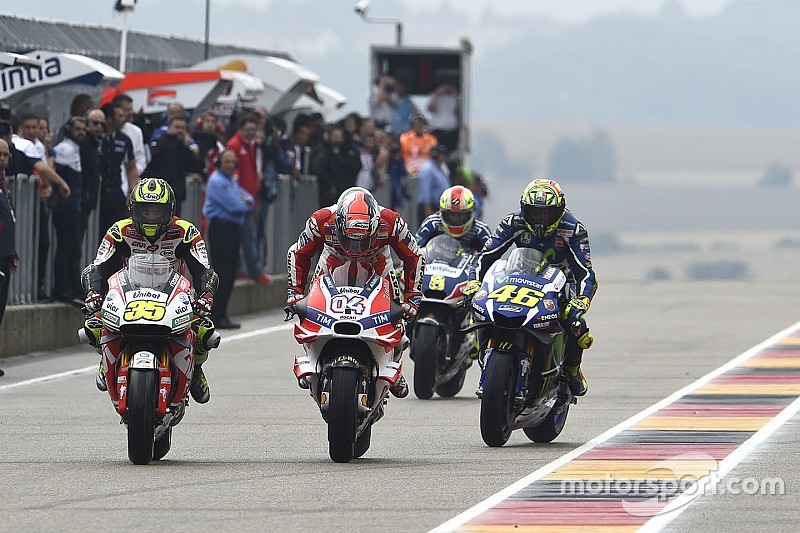 MotoGP працює над системою зв'язку між гонщиком та боксами
