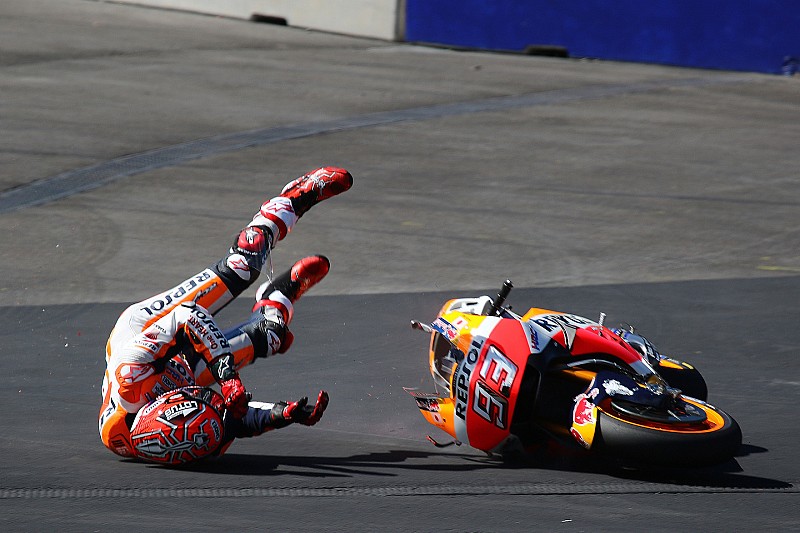 Ausgerenkte Schulter bei Marc Marquez: